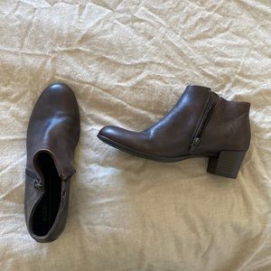 New Ecco brown ankle boots
